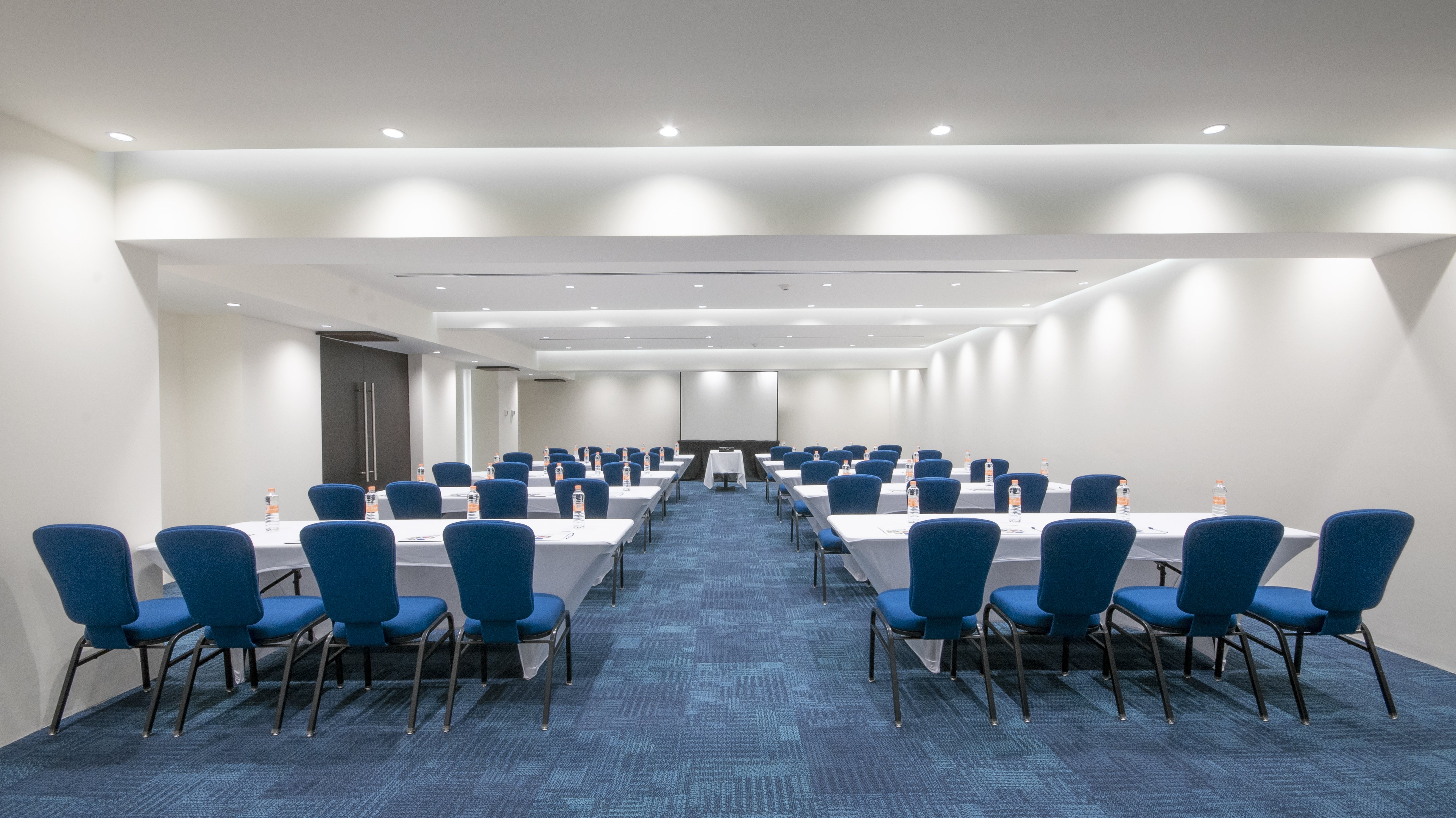 HOLIDAY INN EXPRESS MEXICO AEROPUERTO 33/37