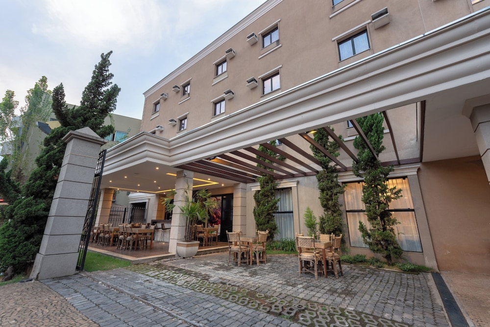 Class Hotel 65/69