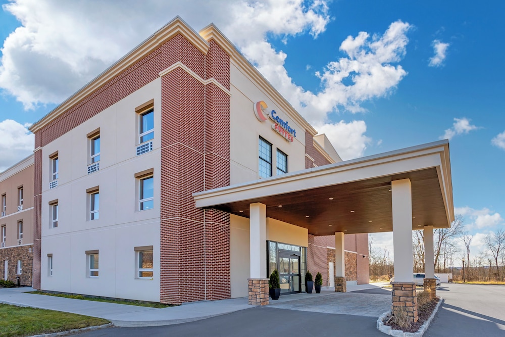 Comfort Suites Central Valley - Woodbury 8/52