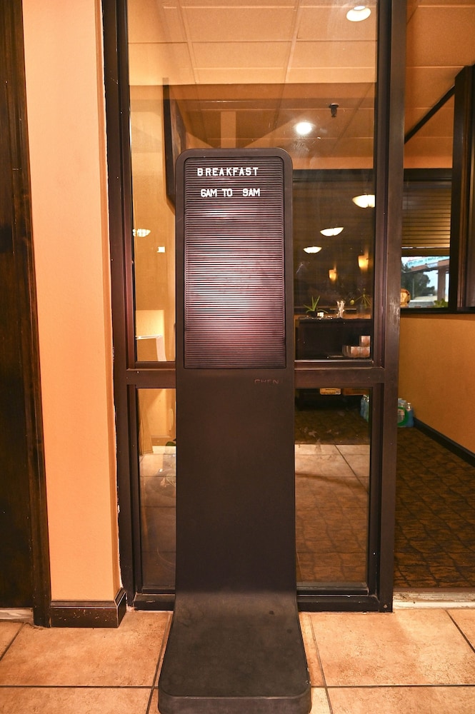 Fortune Inn And Suites Newport 11/50