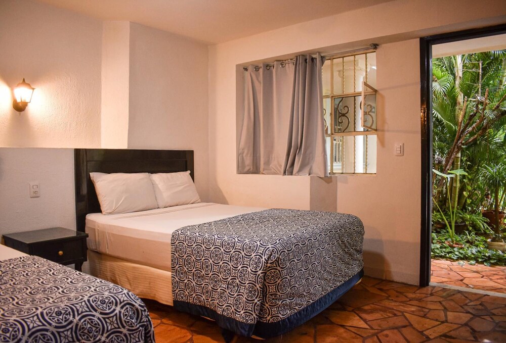 Hotel Santa Ana 19/76