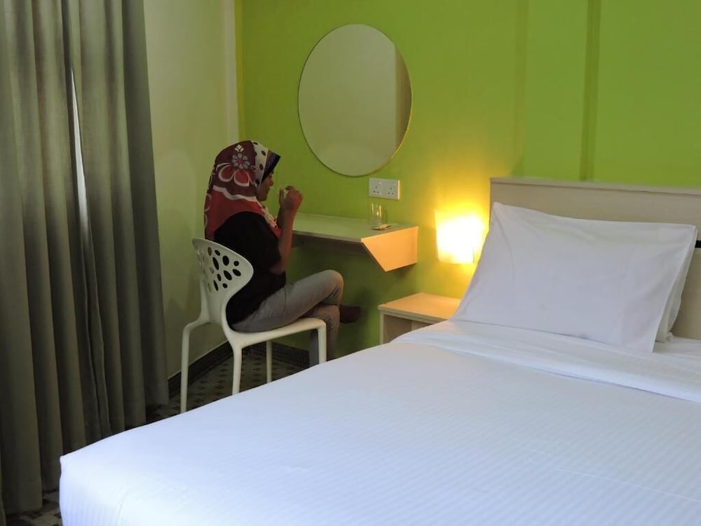 Merlin Hotel 15/38