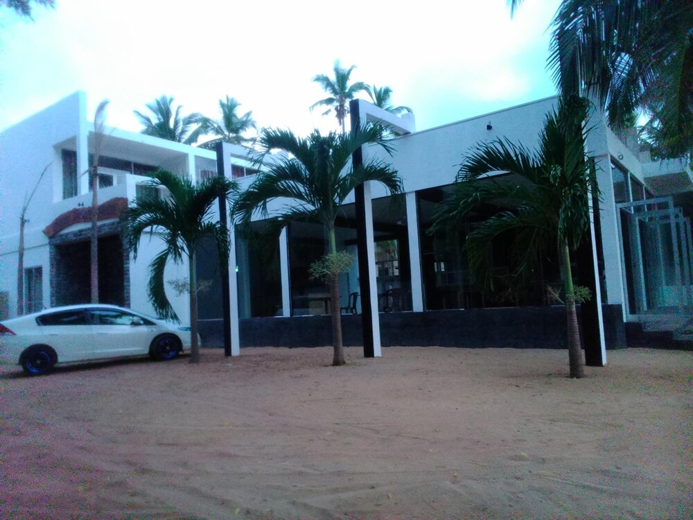 Saara Beach Hotel 40/50