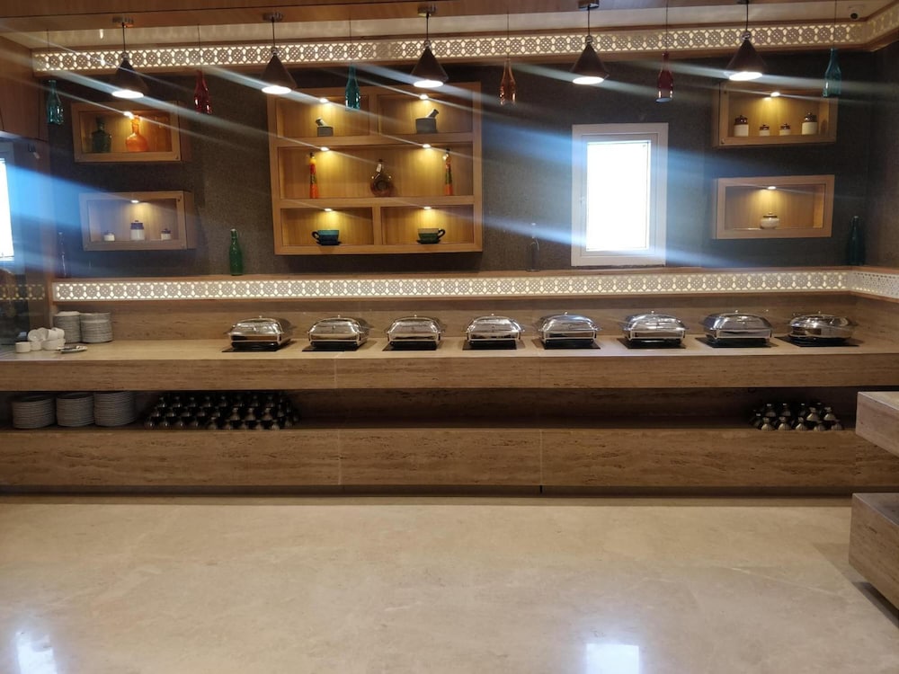 Shivas Galaxy Hotel 3/41