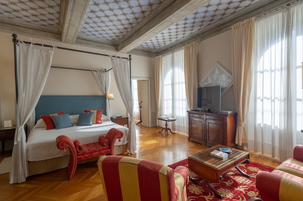 Albergo Pietrasanta 49/66