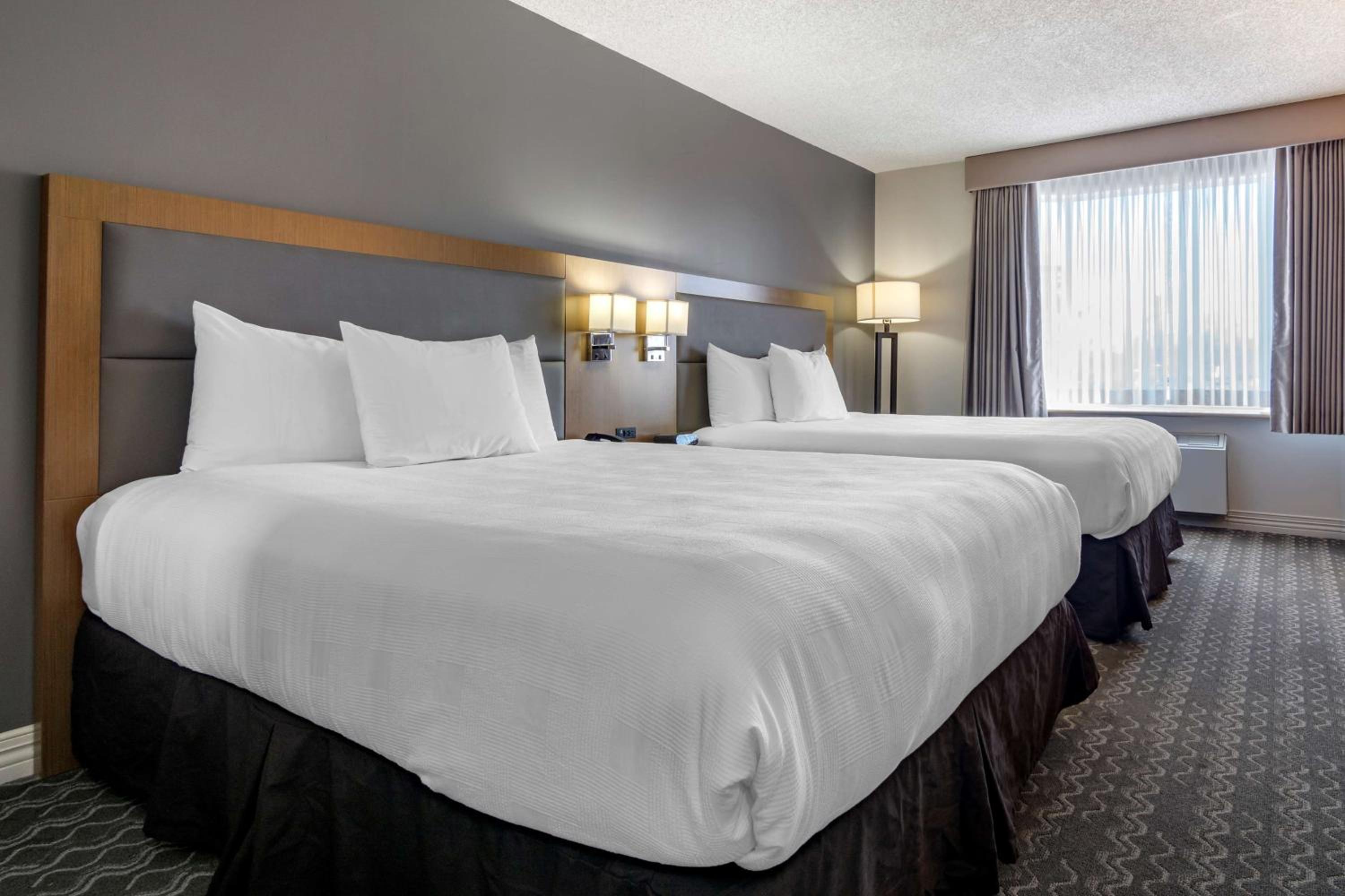 غرفة تنفيذية بسرير كينج وسريرين كوين، Best Western Plus Vancouver Airport Hotel 6/9