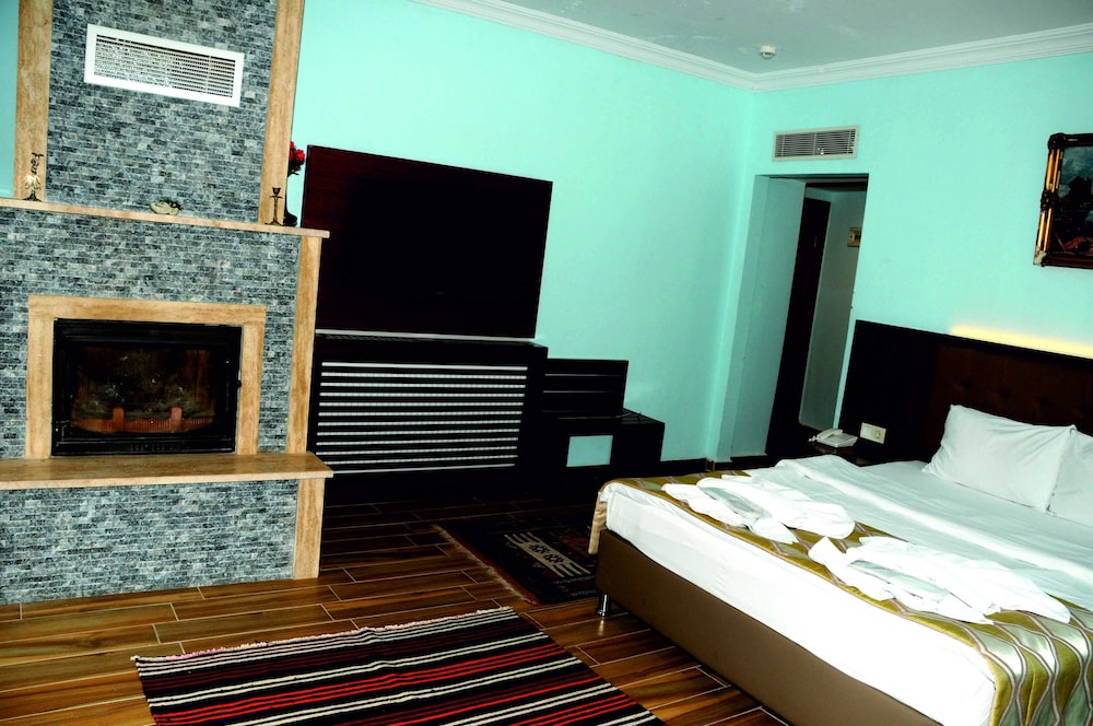 Hill River Hotel 17/44