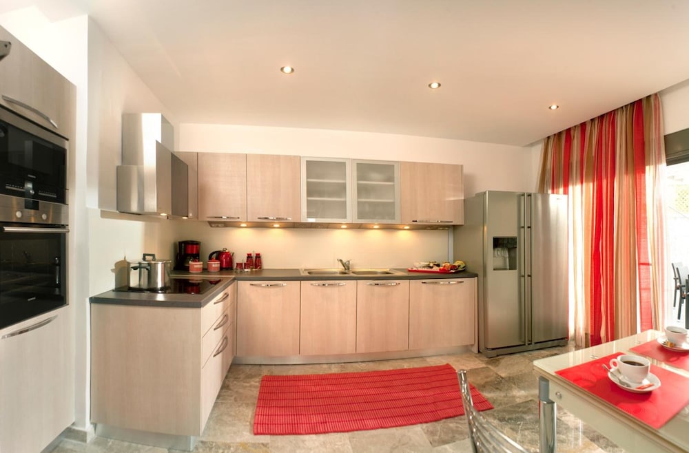 Blue Dream Luxury Villas 9/60