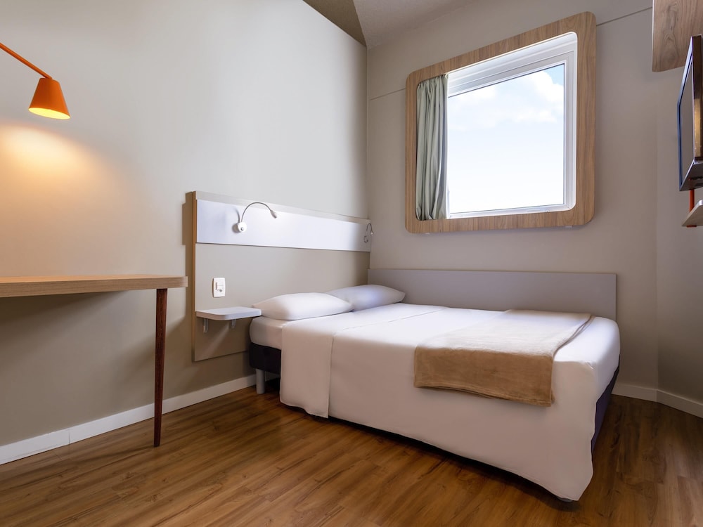 STANDARD, DOUBLE BED, ACCESSIBLE