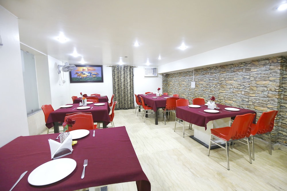 HOTEL PARADISE INN 23/26