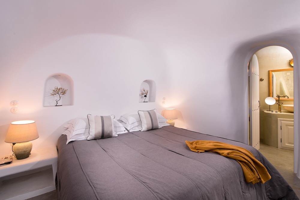 CAVE, SUITE, CALDERA VIEW