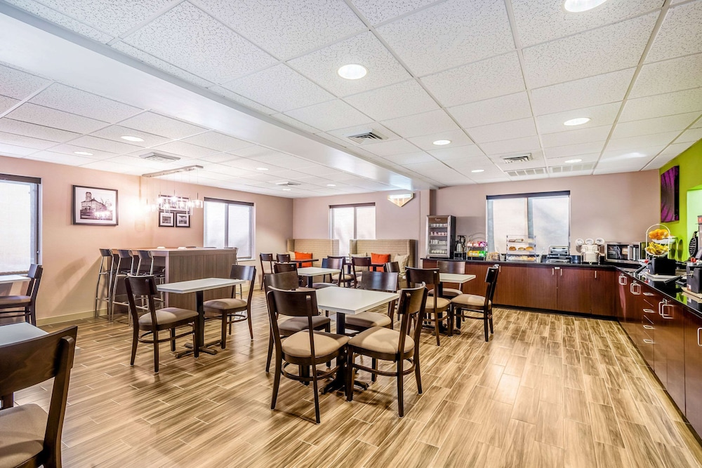 Sleep Inn and Suites Harrisonburg Near University 28/38