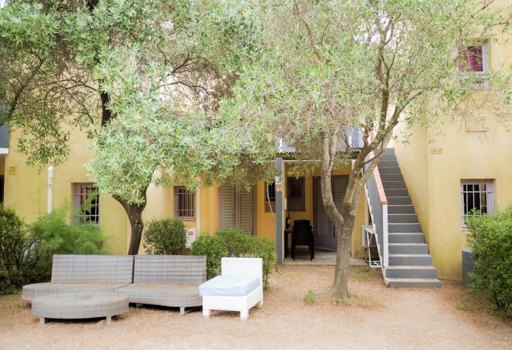 Marina Hotel Club 46/49