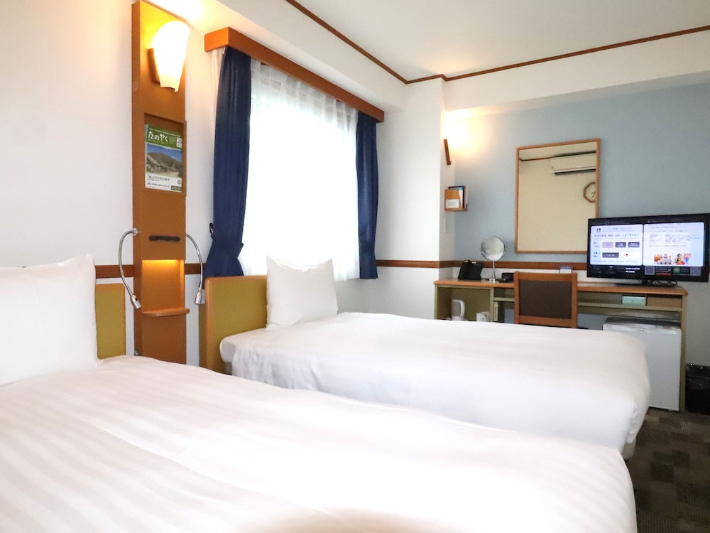 ROOM, TWIN BEDS, SMOKING