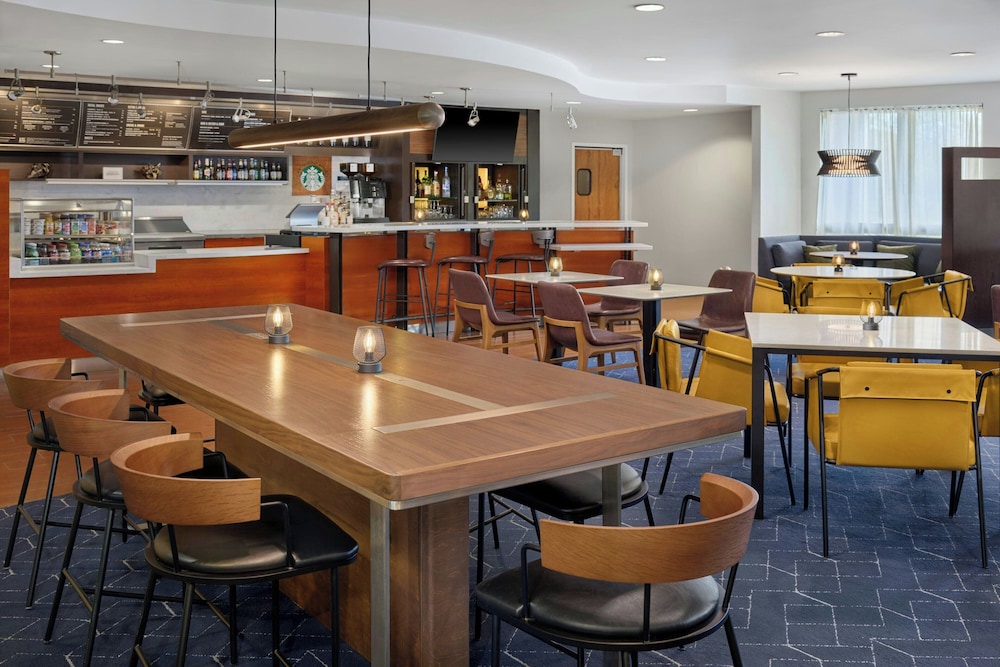 Courtyard by Marriott Kansas City Shawnee 52/71