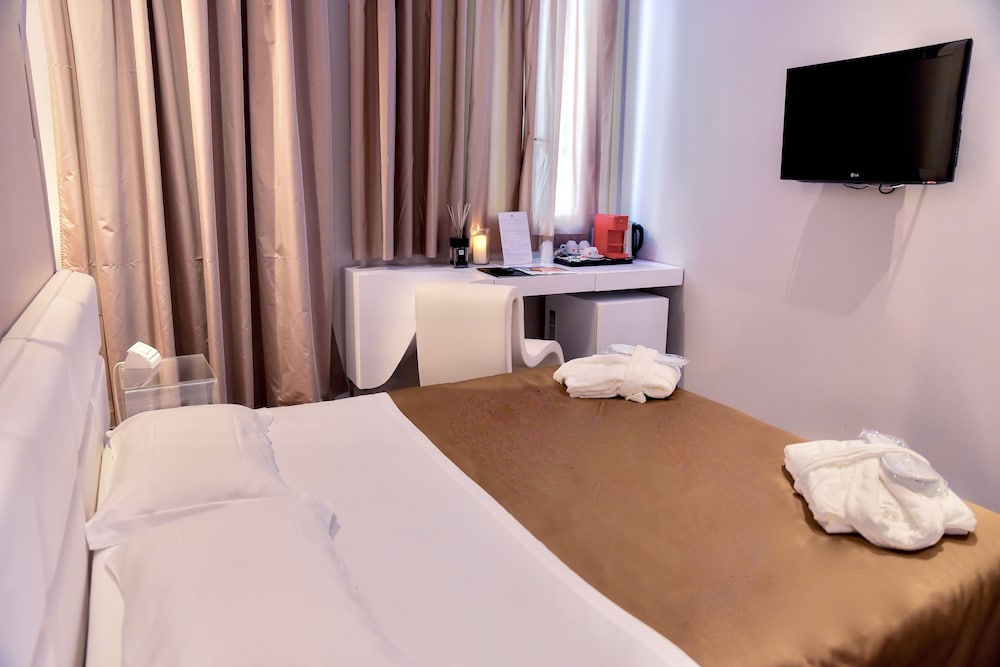 STANDARD, KING BED