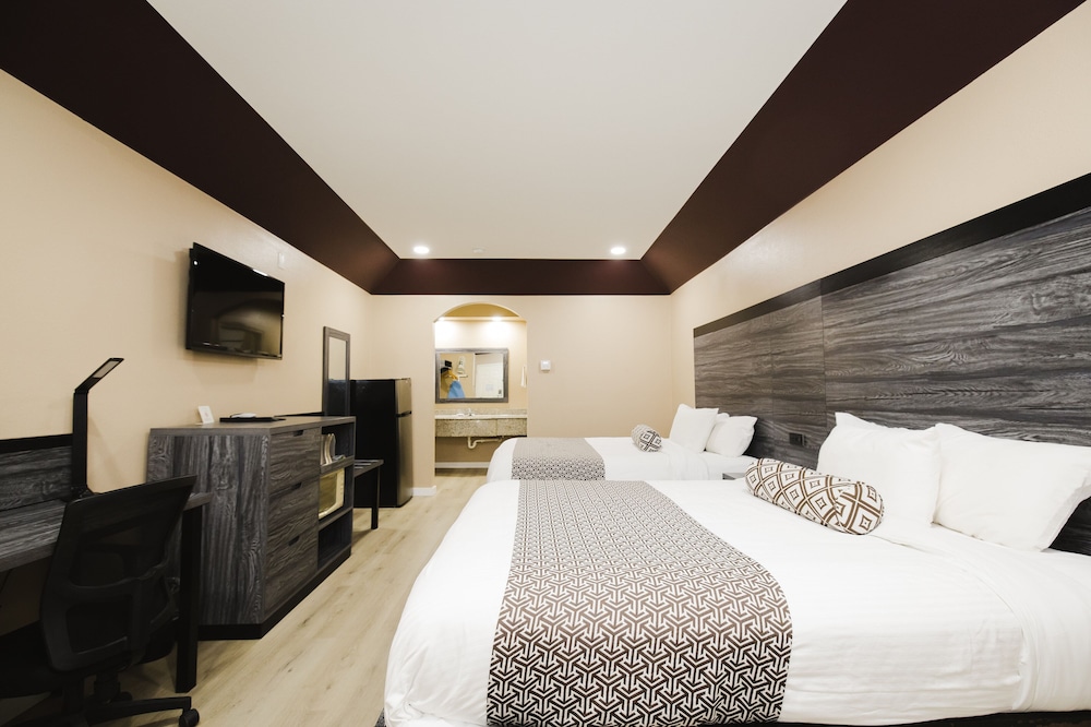 Sapphire Inn Suites 13/58
