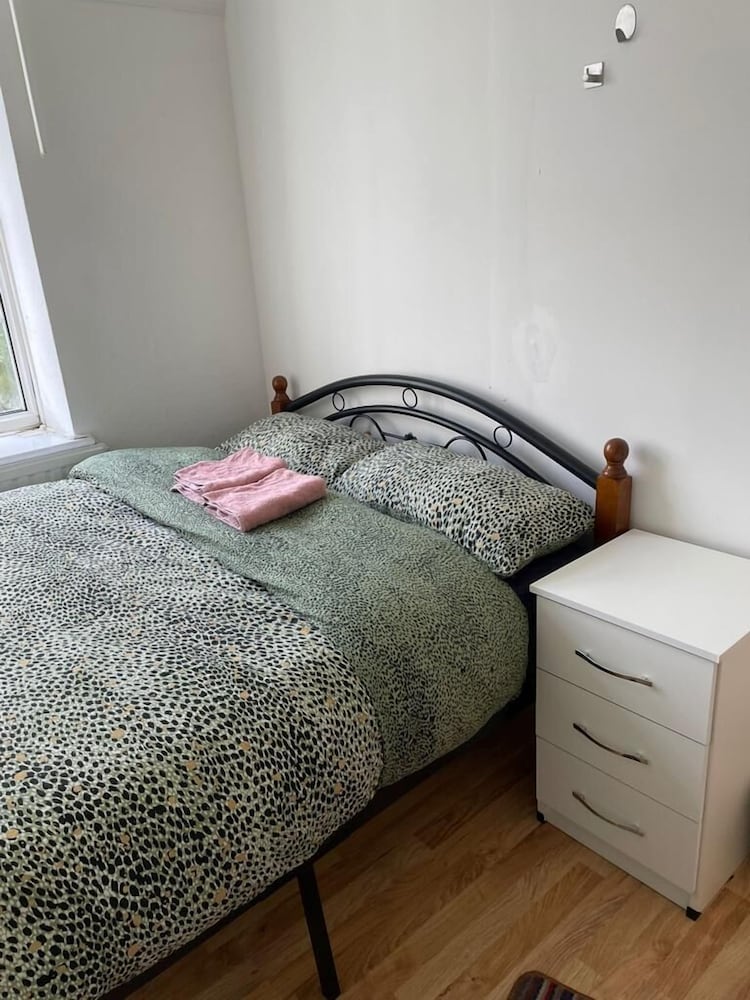 Rahal Hotel Hackney London 38/47