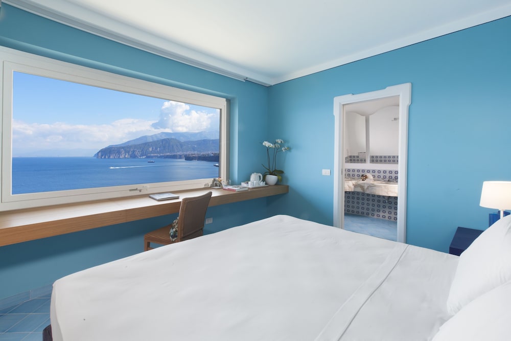 Comfort, King Bed, Sea View, No Balcony