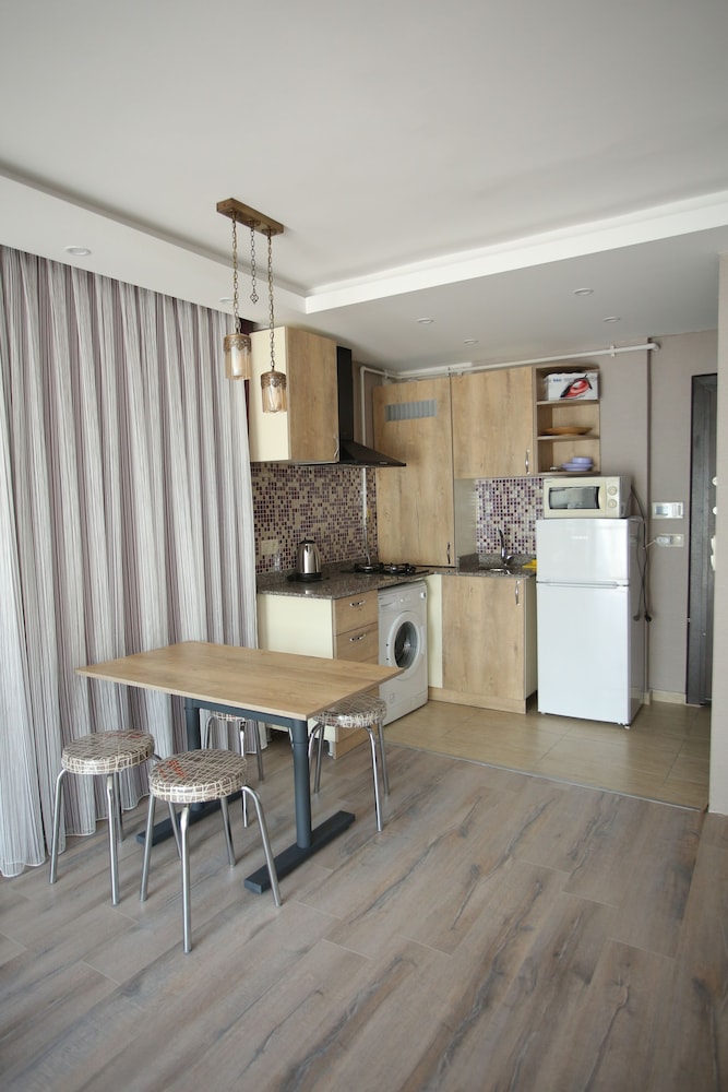 La Casa Suites 4/34