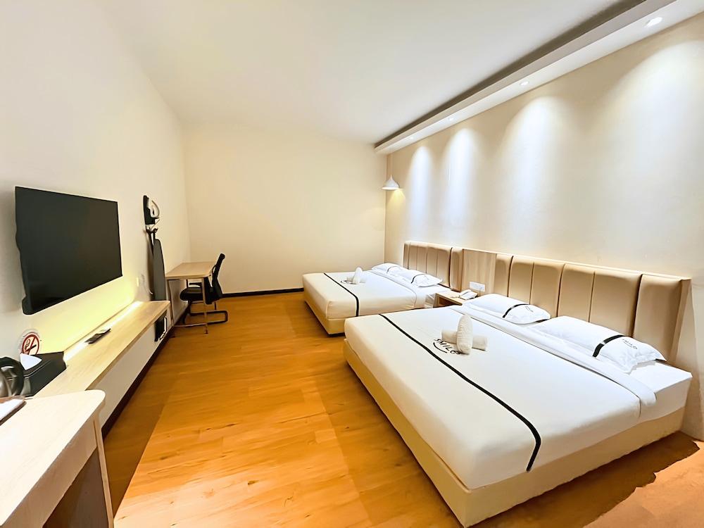 Top Holiday Hotel 18/52