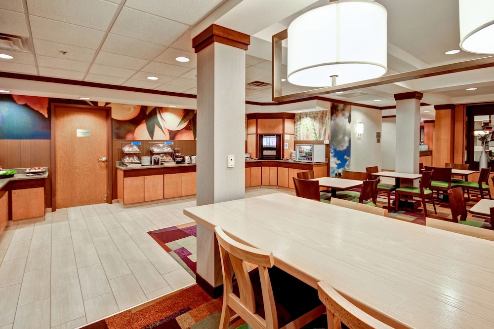 Fairfield Inn Suites Saratoga Malta 18/19