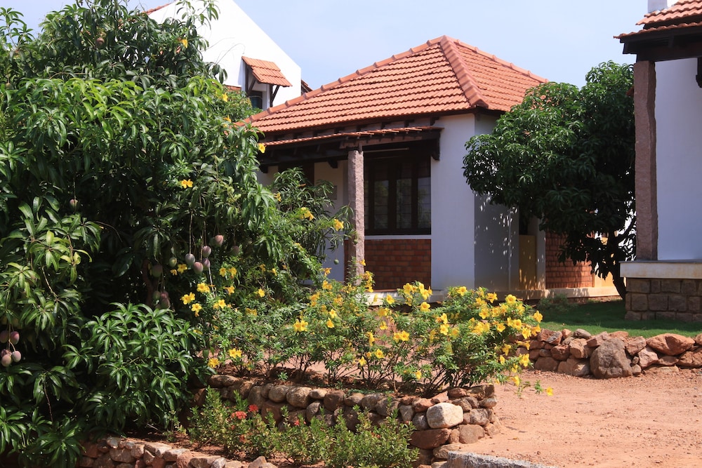KADAMBAVANAM ETHNIC RESORT 28/42