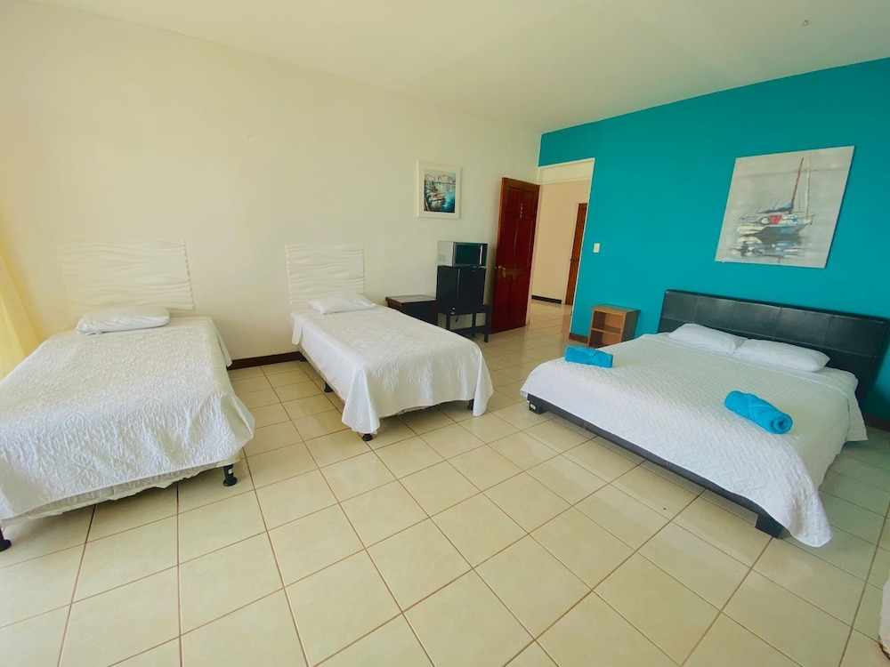 Hotel Las Brisas 10/34