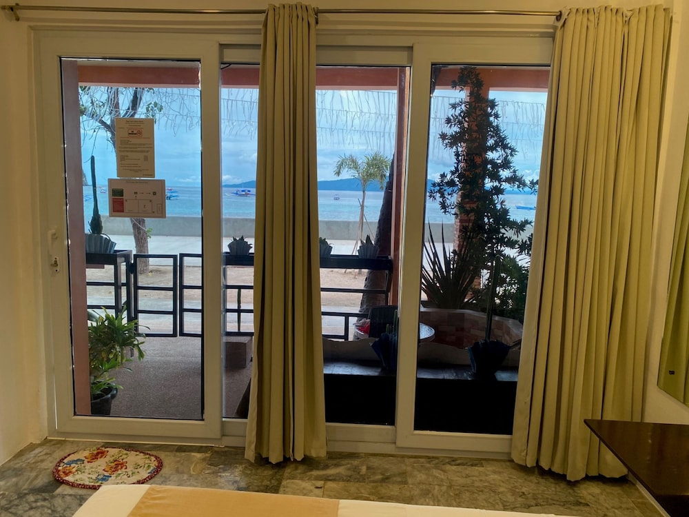 Papa Fred S Beach Resort 39/70