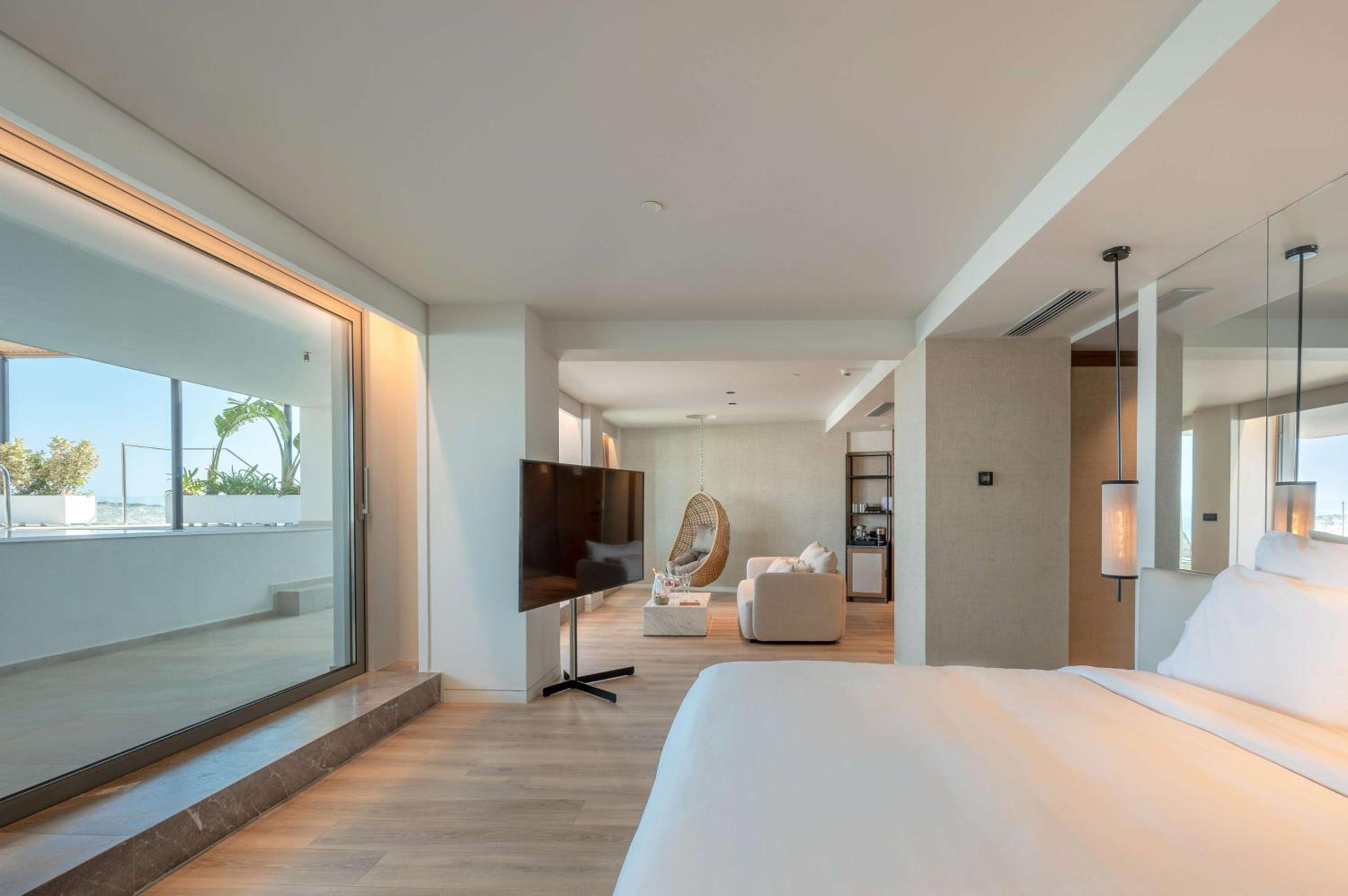 Grand, Escape, Pool, Suite
