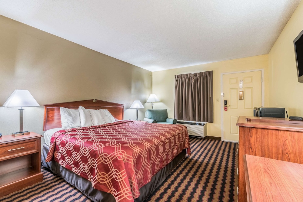 Econo Lodge Athens I-65 18/49