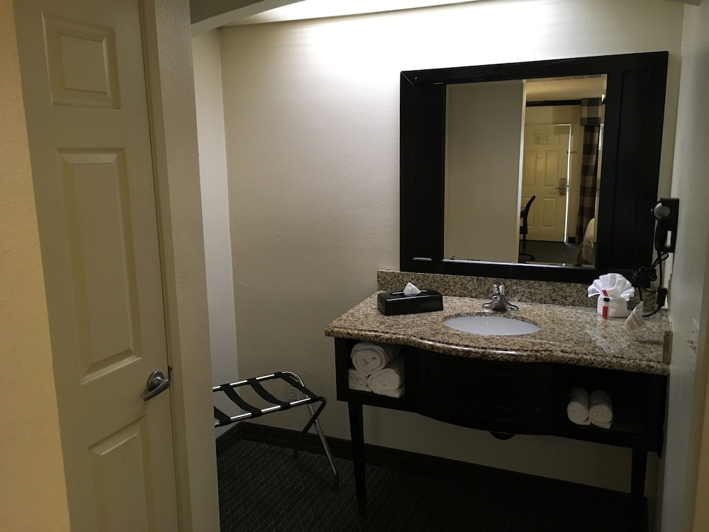 Ramada By Wyndham Ontario 18/31