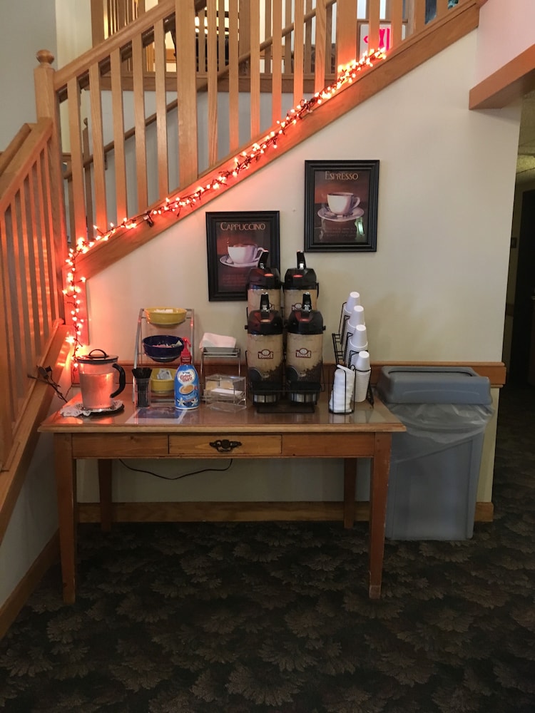 Mooselake Lodge 25/30