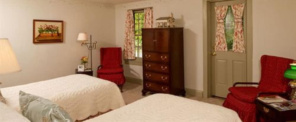 Fairville Inn 29/55