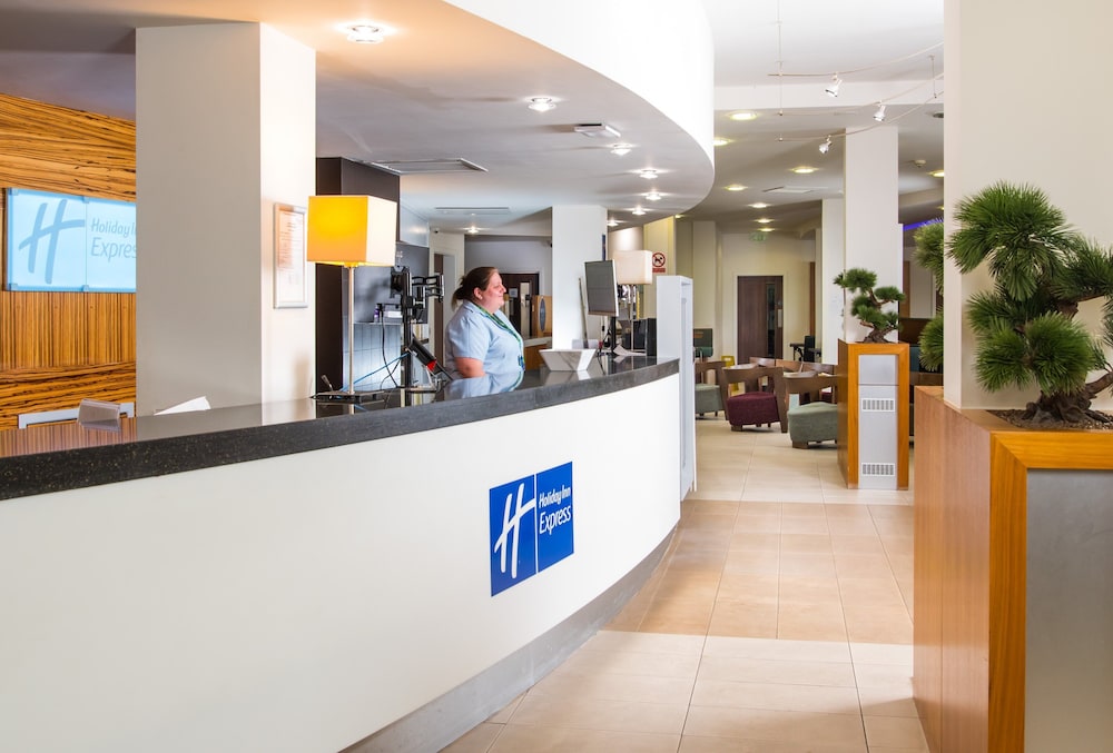 Holiday Inn Express Tamworth 9/58
