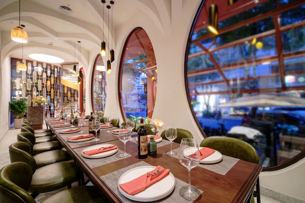 restaurant cafeteria