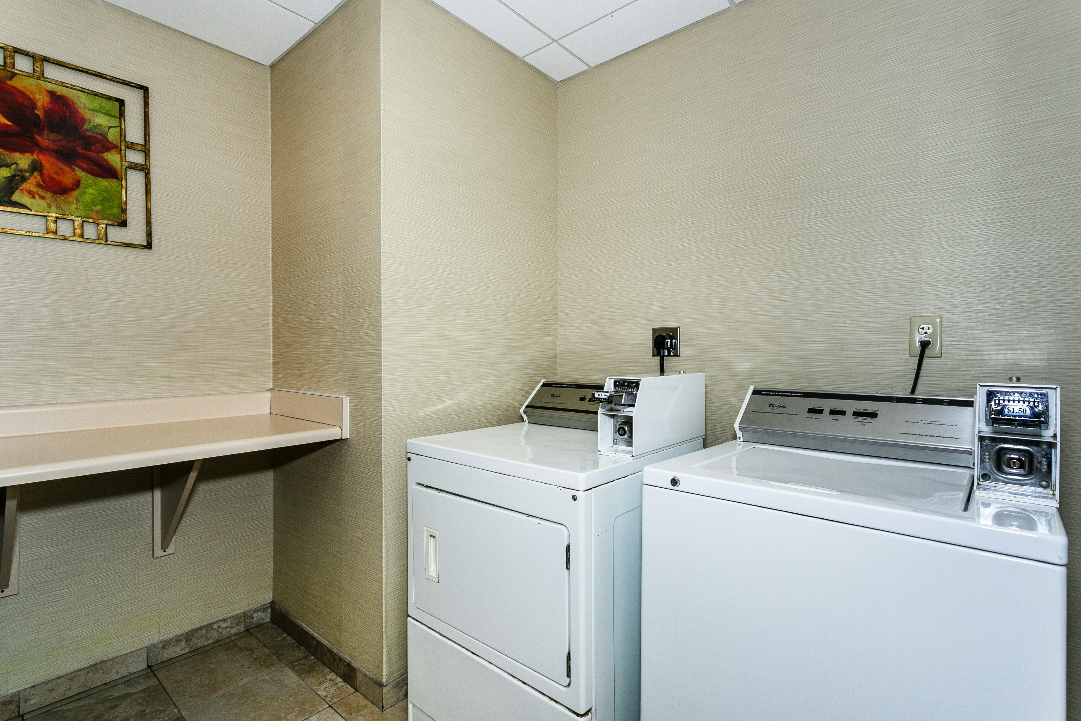 Hampton Inn & Suites Mobile- Downtown Historic District 54/56
