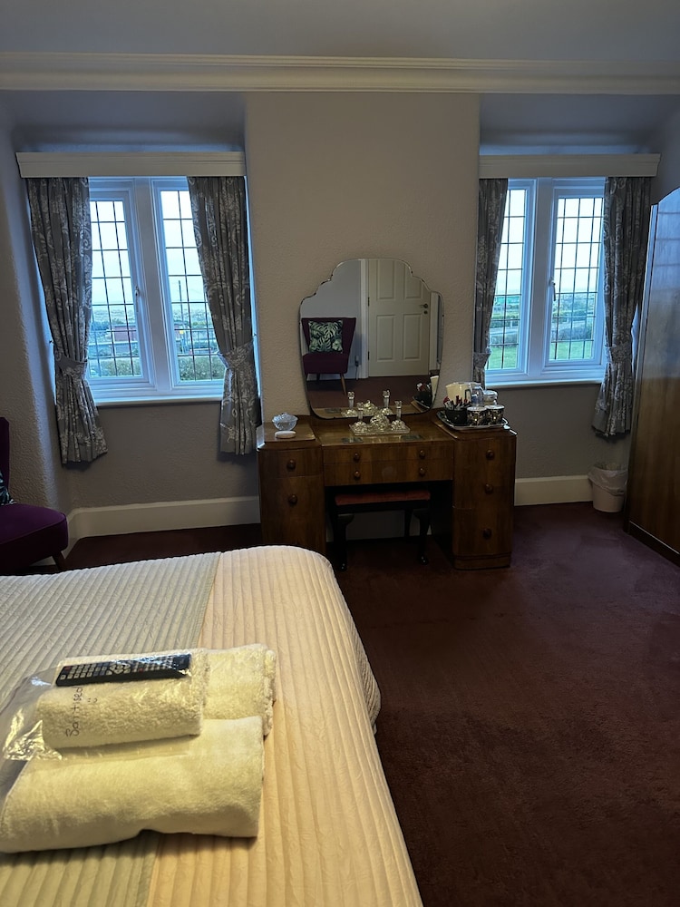 The White Lodge 37/50