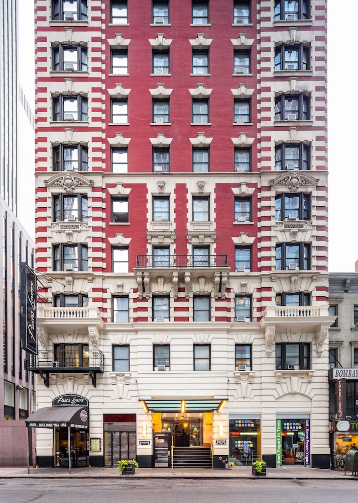 Radio City Apartments 2/70