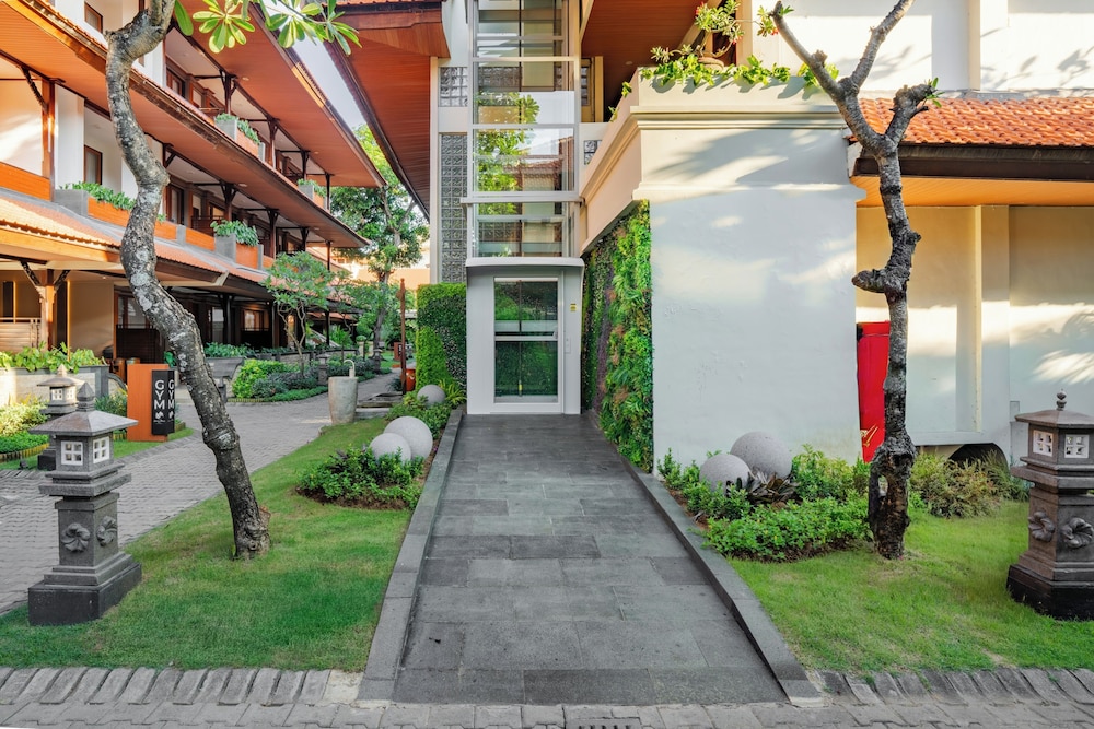 Grand Istana Rama Hotel 70/76