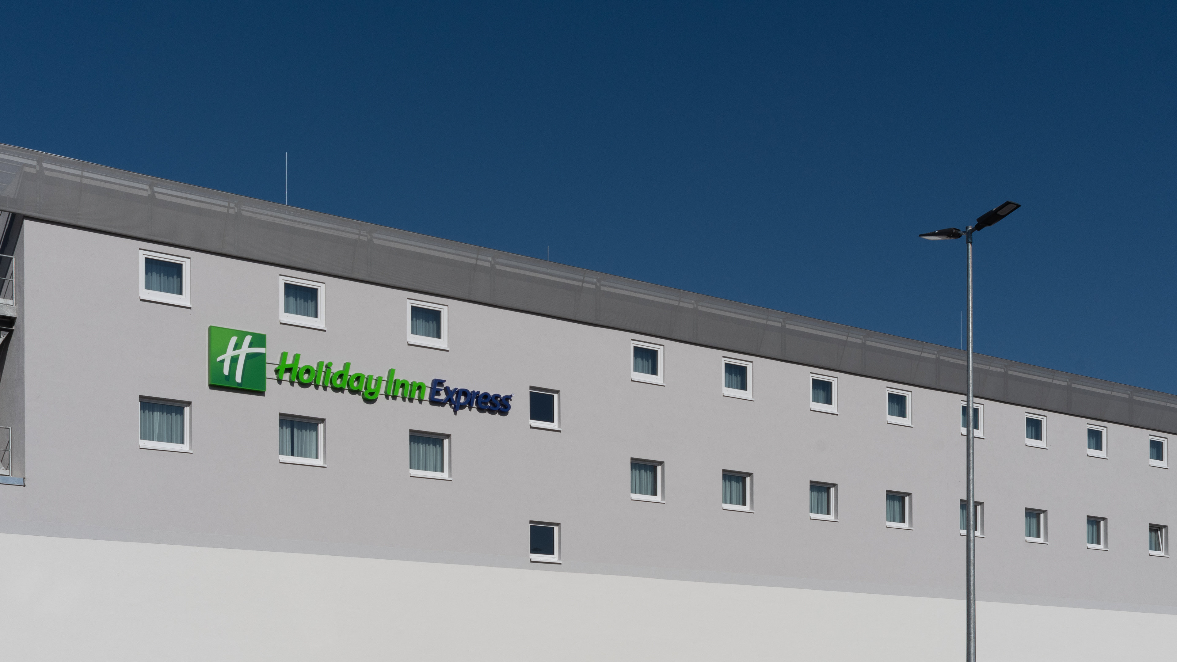 Holiday Inn Express Hamburg South A7/As42 by IHG 1/50