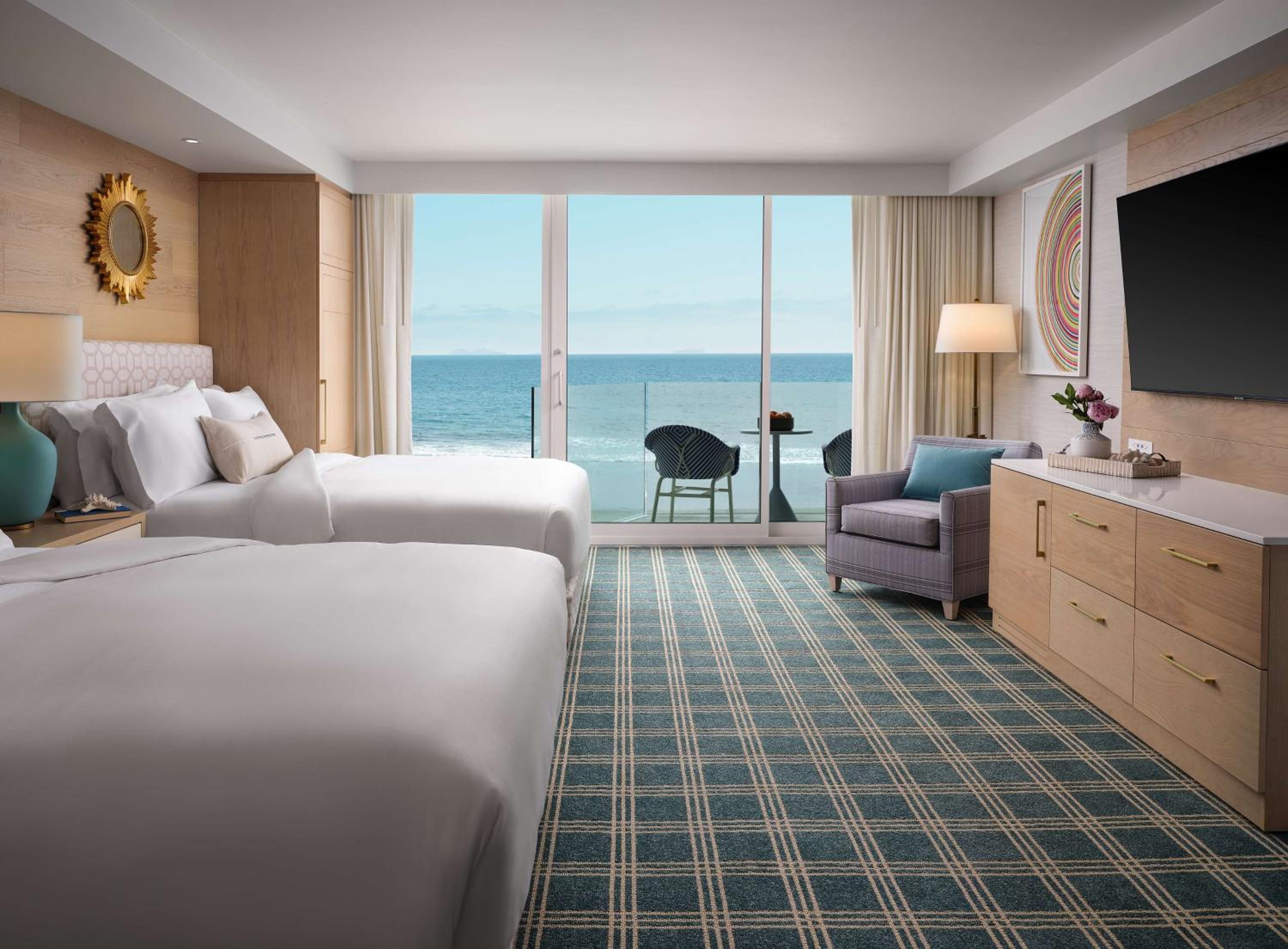Room, King Bed, 2 Queen Beds, Ocean Front, Accessible