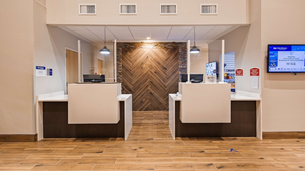 Best Western Plus Elizabethtown Inn & Suites 10/32