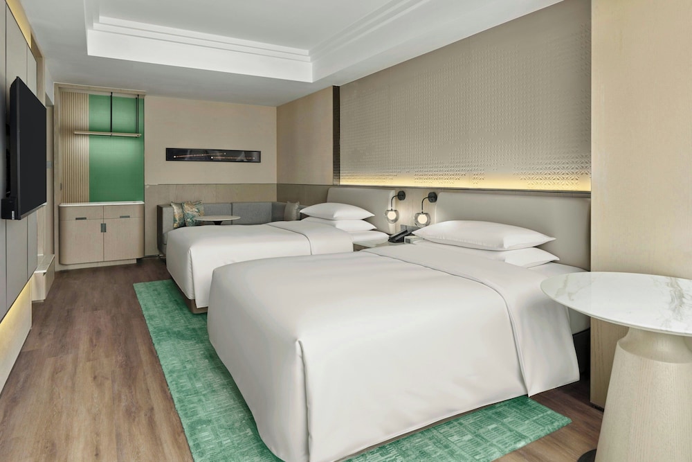 غرفة بسرير مزدوج بإطلالة على البحيرة، Marriott Suzhou 2/2