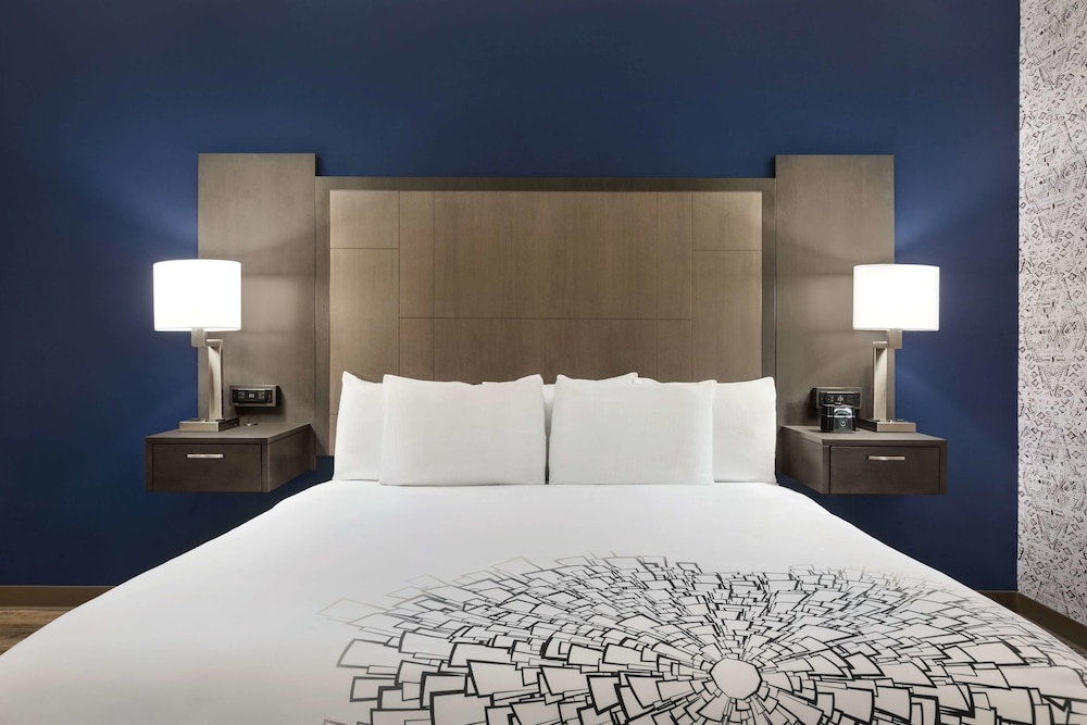 La Quinta Inn Suites By Wyndham Rock Hill 10/61