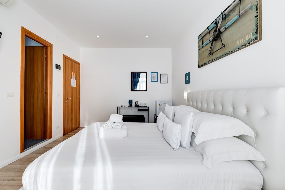 SUPERIOR, DOUBLE BED, PRIVATE BATHROOM