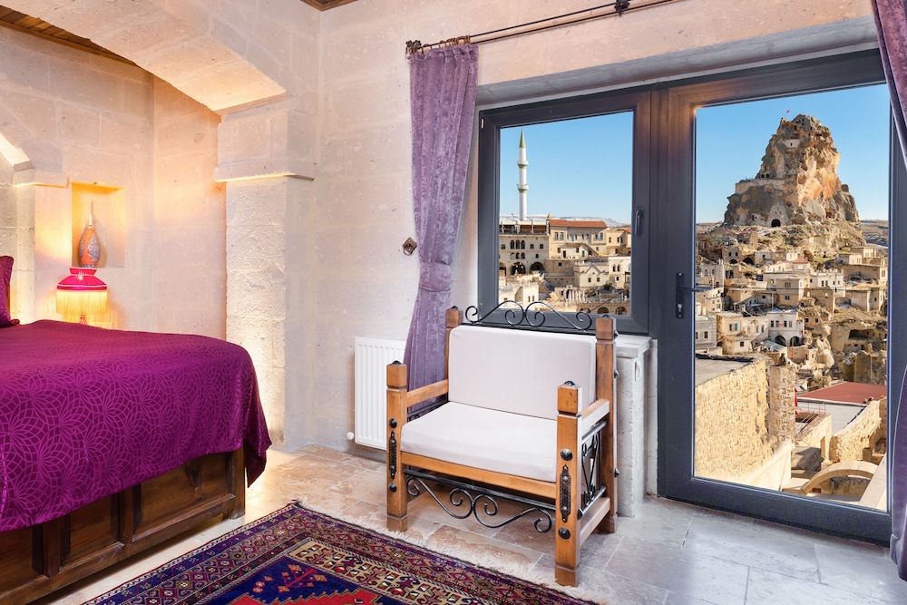 Megaron Cave Hotel 14/46