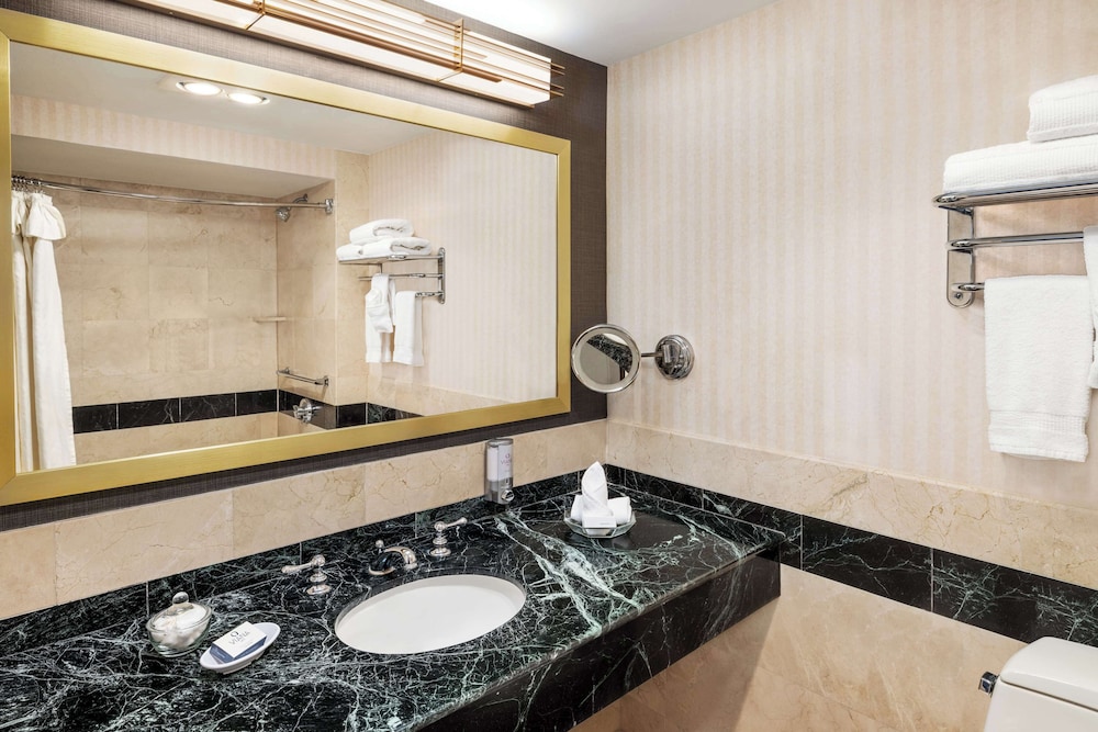 غرفة قياسية بسريرين مزدوجين، Inn At Great Neck 5/6