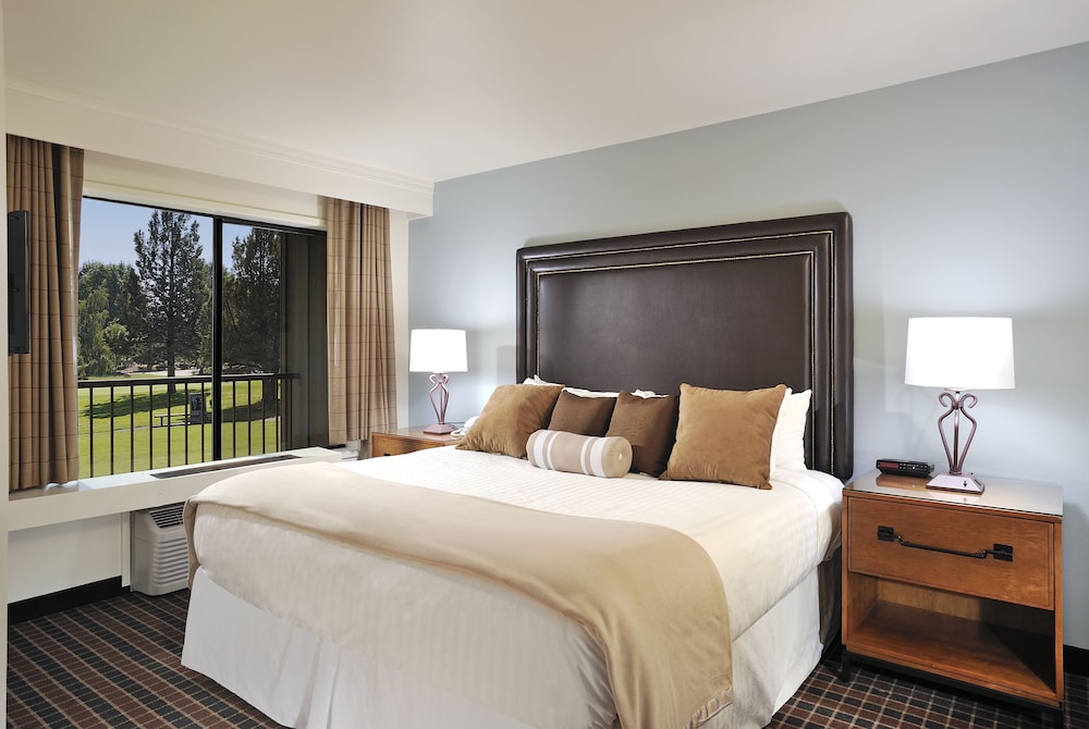 Room, 2 Queen Beds, Golf Course View