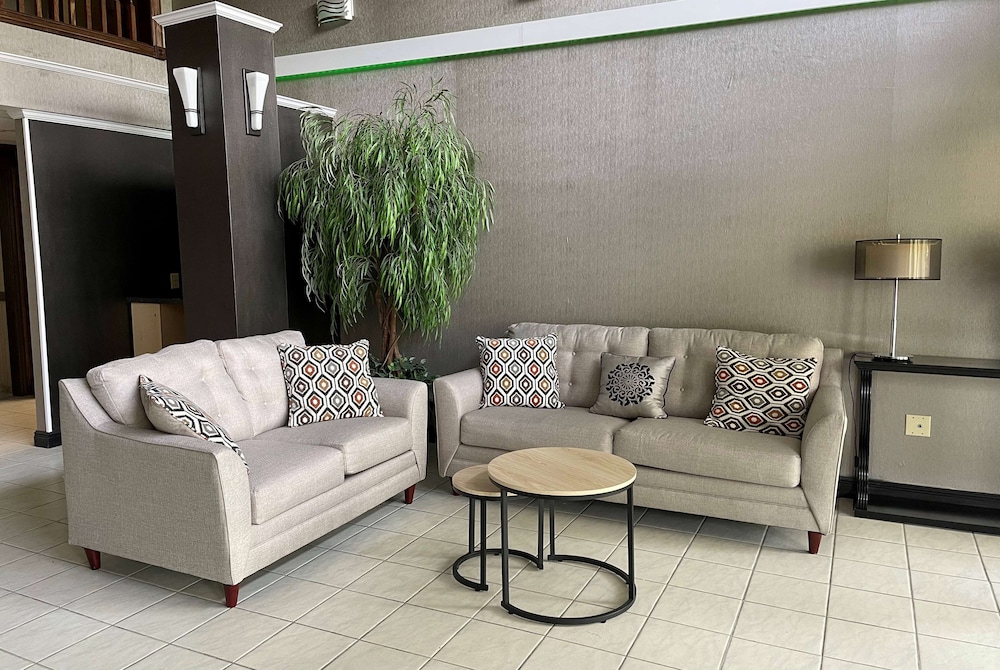 Wingate by Wyndham Lake George 45/63